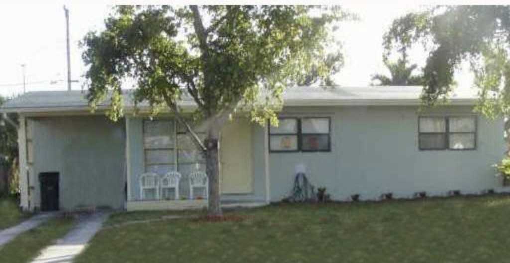 612 Sw 24th Ave - Photo 2 of 4
