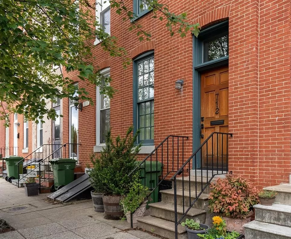 712 Portland St #4 - Photo 4 of 9