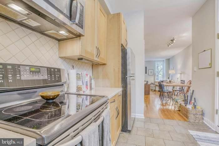 712 Portland St #4 - Photo 5 of 9