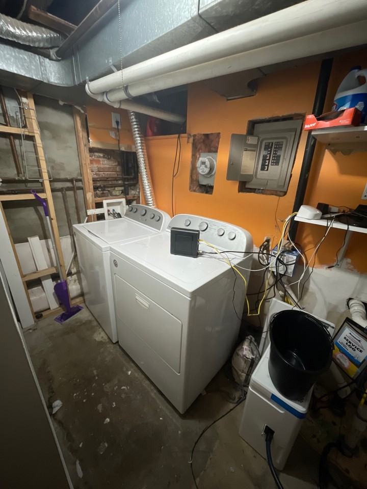 712 Portland St #4 - Photo 7 of 9