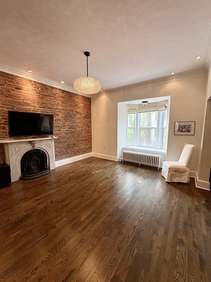 767 Rue Versailles - Photo 5 of 28