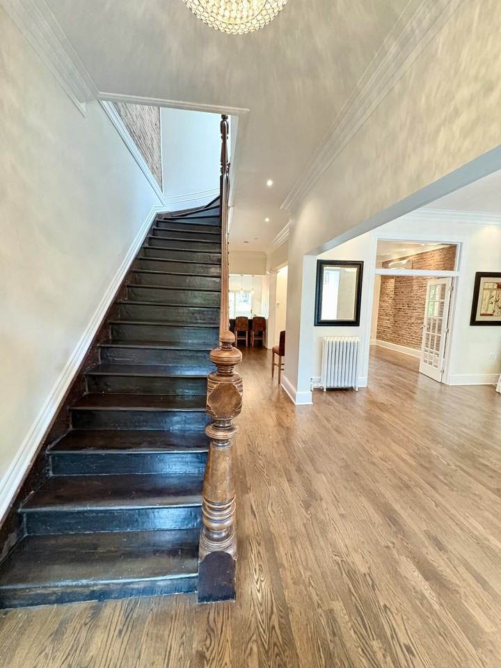 767 Rue Versailles - Photo 2 of 28