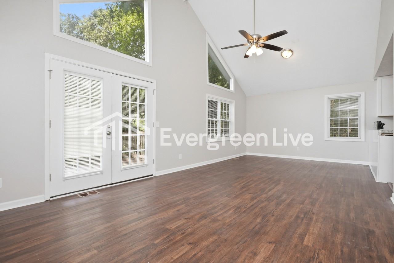 4425 Marjorie Rd - Photo 3 of 15
