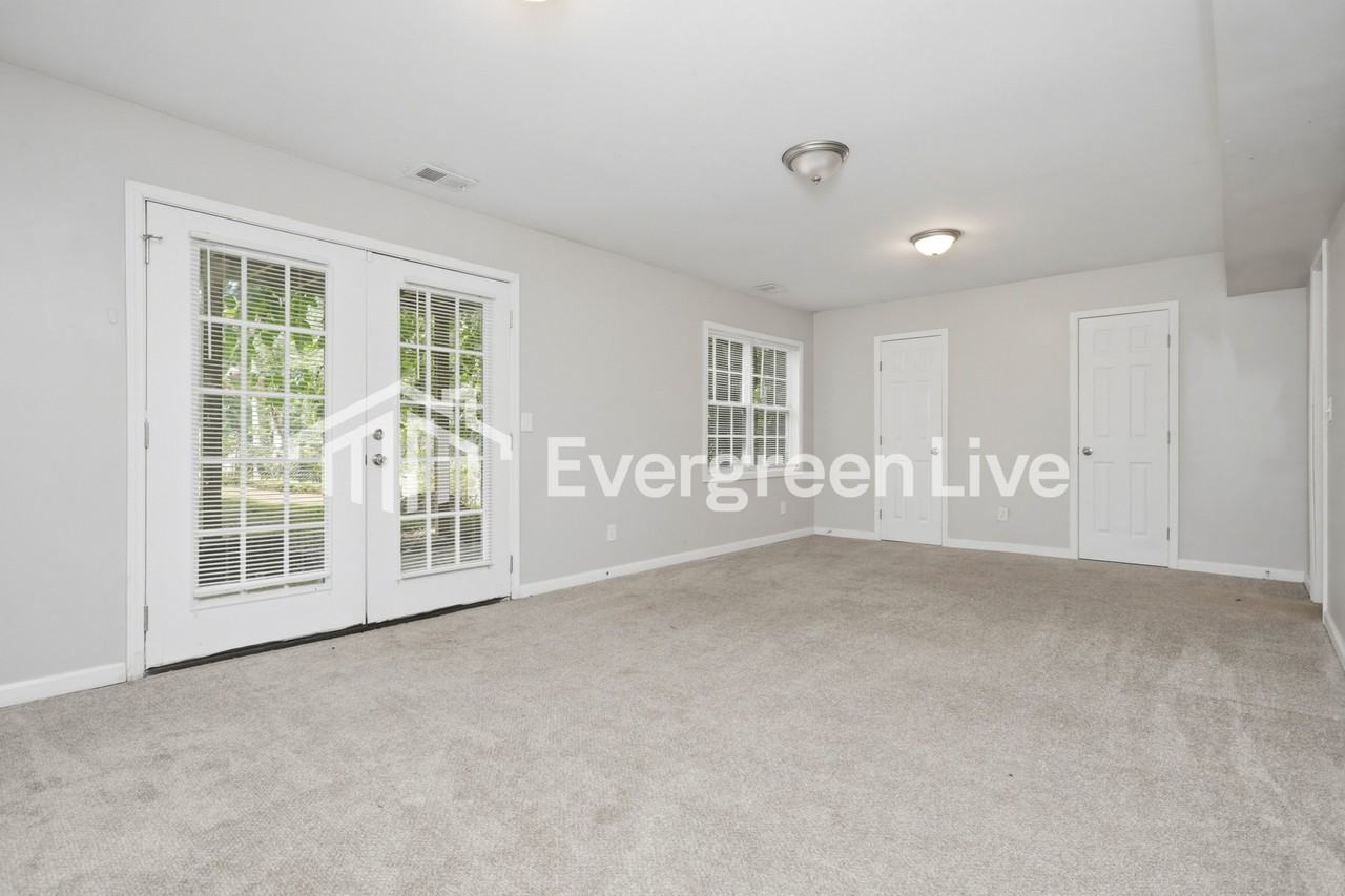 4425 Marjorie Rd - Photo 6 of 15