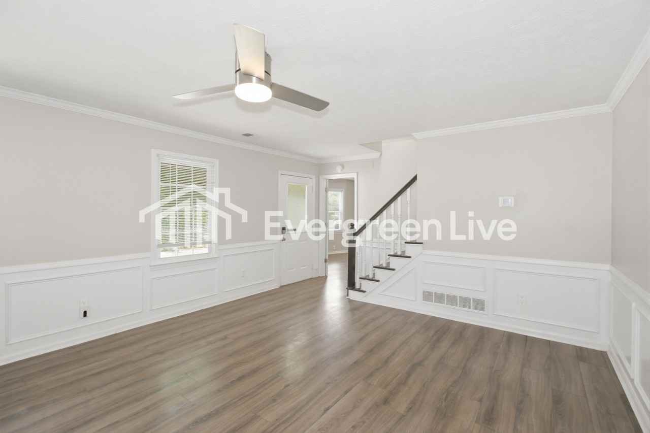 2255 Huntington Dr - Photo 3 of 15