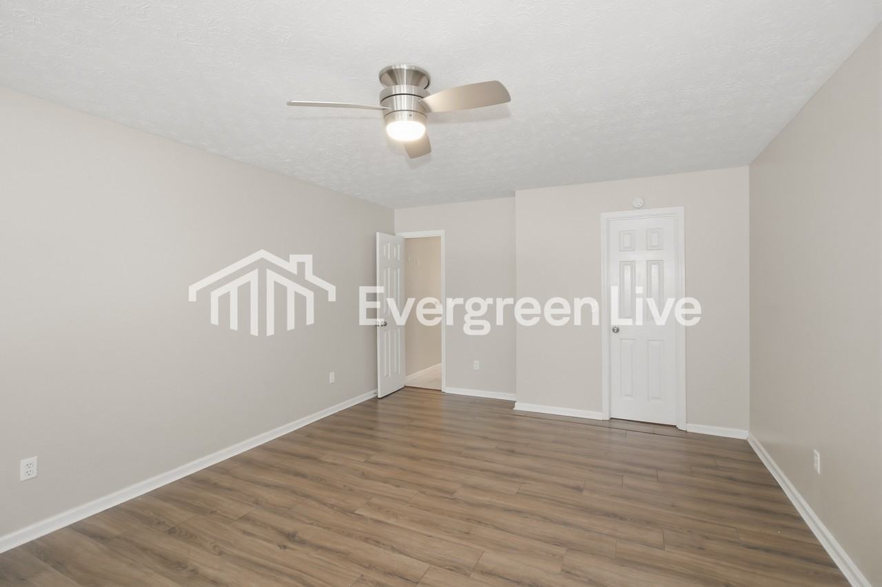 2255 Huntington Dr - Photo 7 of 15