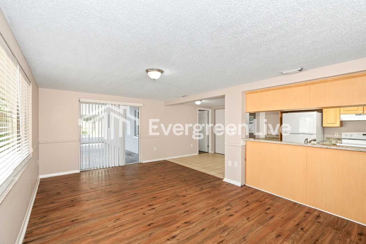 7731 Seashore Dr - Photo 4 of 15