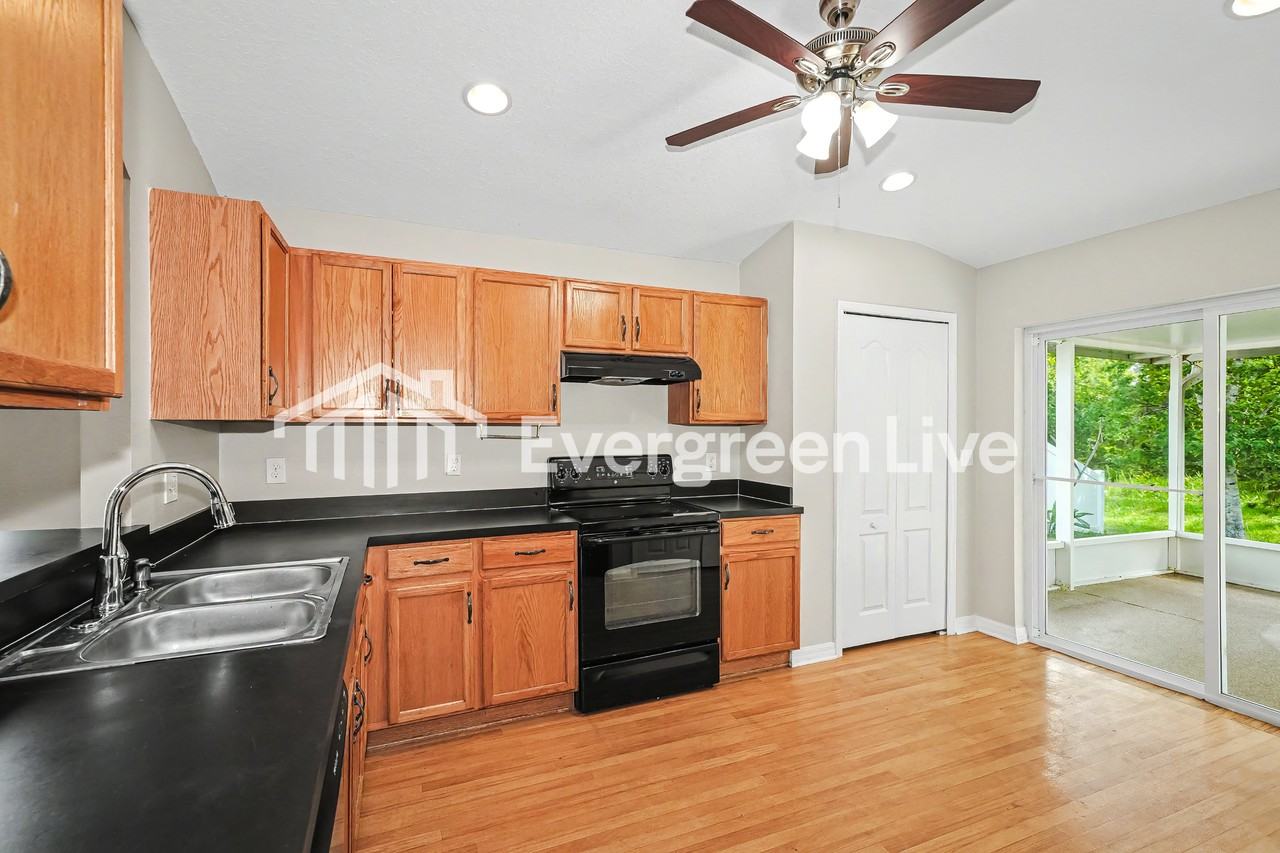 9810 Edmonton Dr - Photo 7 of 15