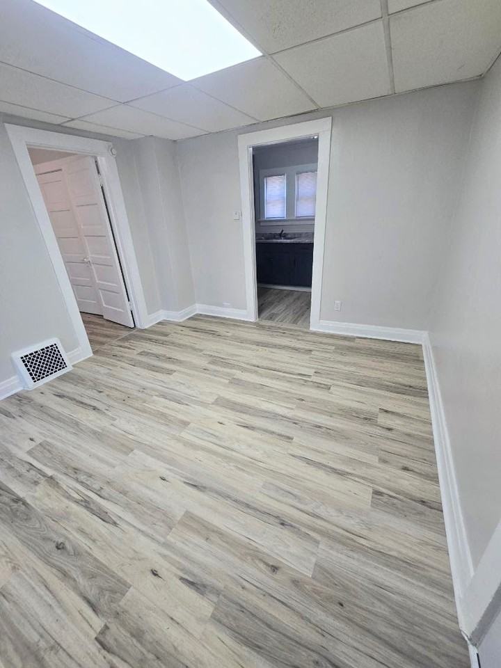 1822 Tecumseh St #1 - Photo 3 of 11
