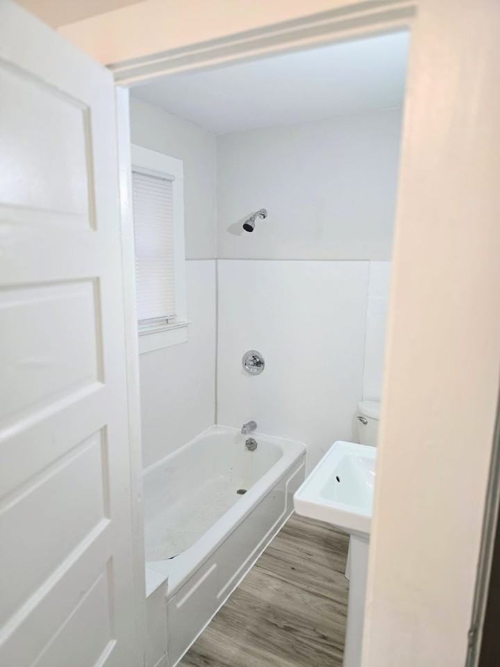 1822 Tecumseh St #1 - Photo 4 of 11