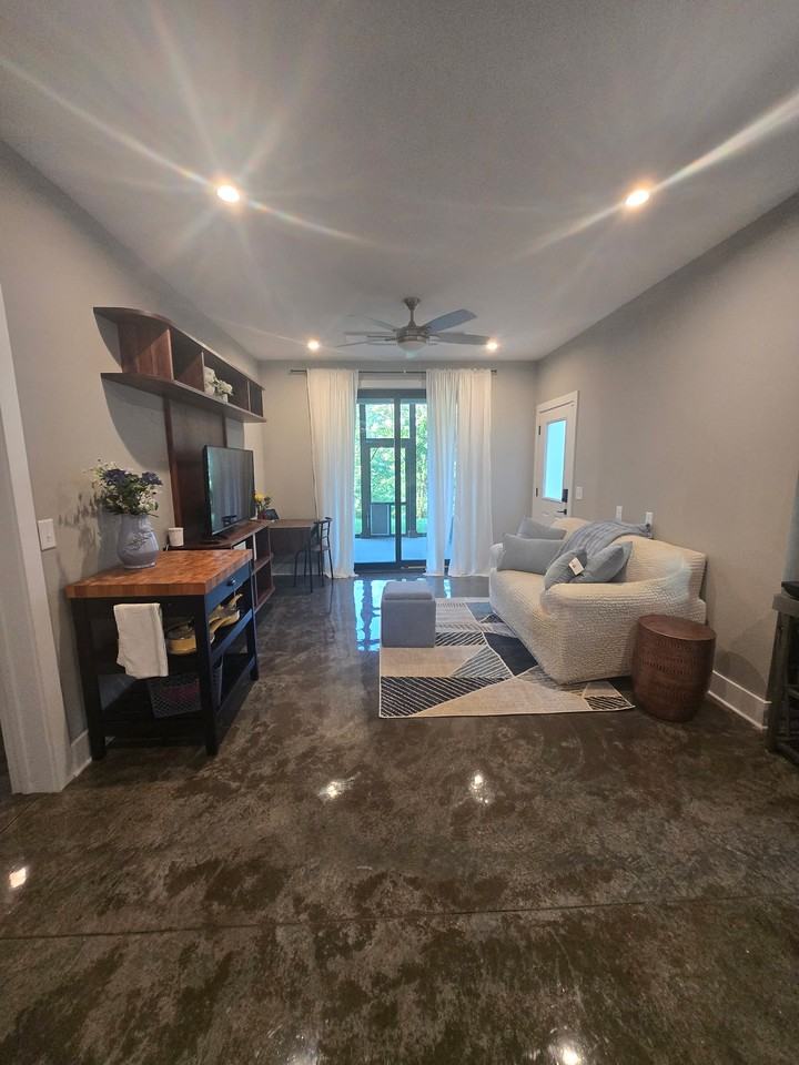 1113 Ozark St #B - Photo 4 of 19