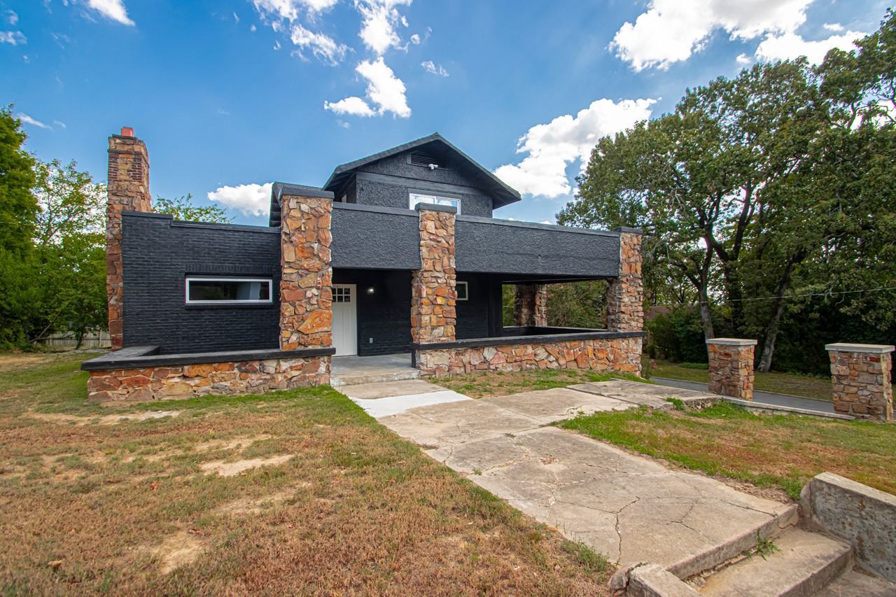 101 Skyline Dr - Photo 2 of 19