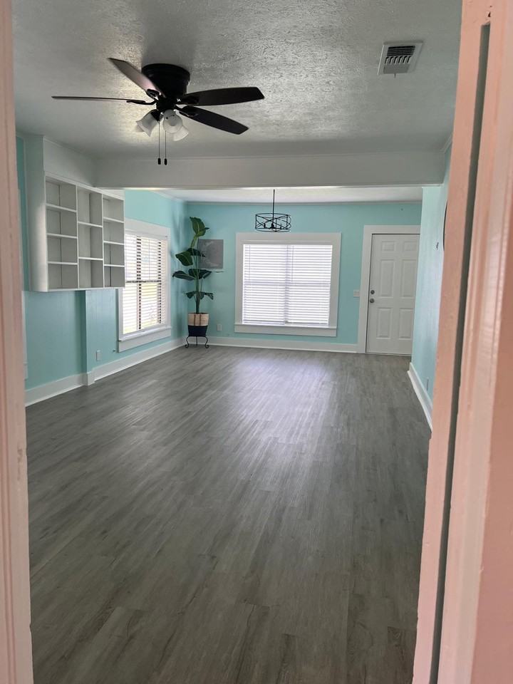 902 S KaufmanStreet - Photo 3 of 22