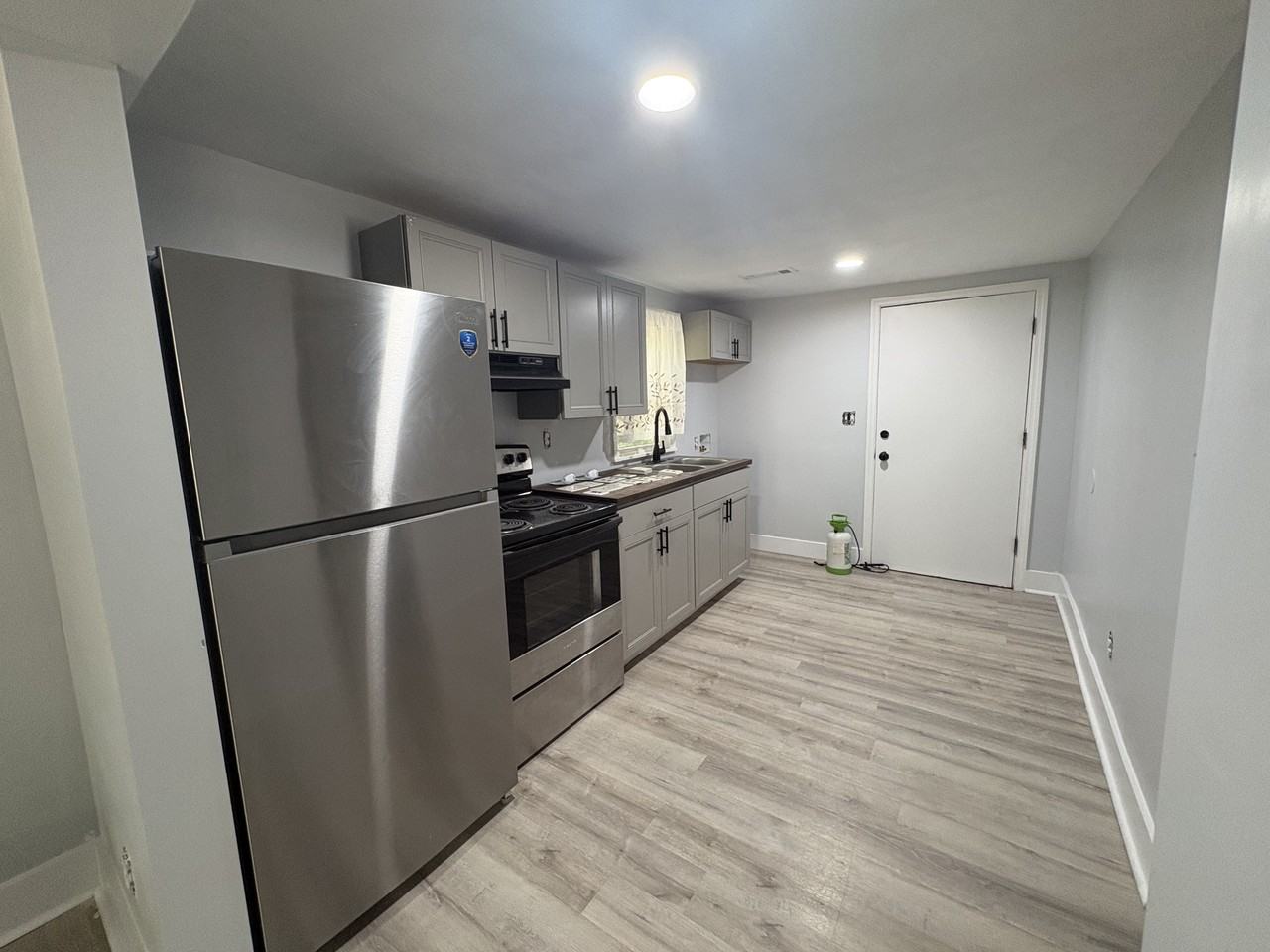 241 Cherokee St Se - Photo 6 of 13