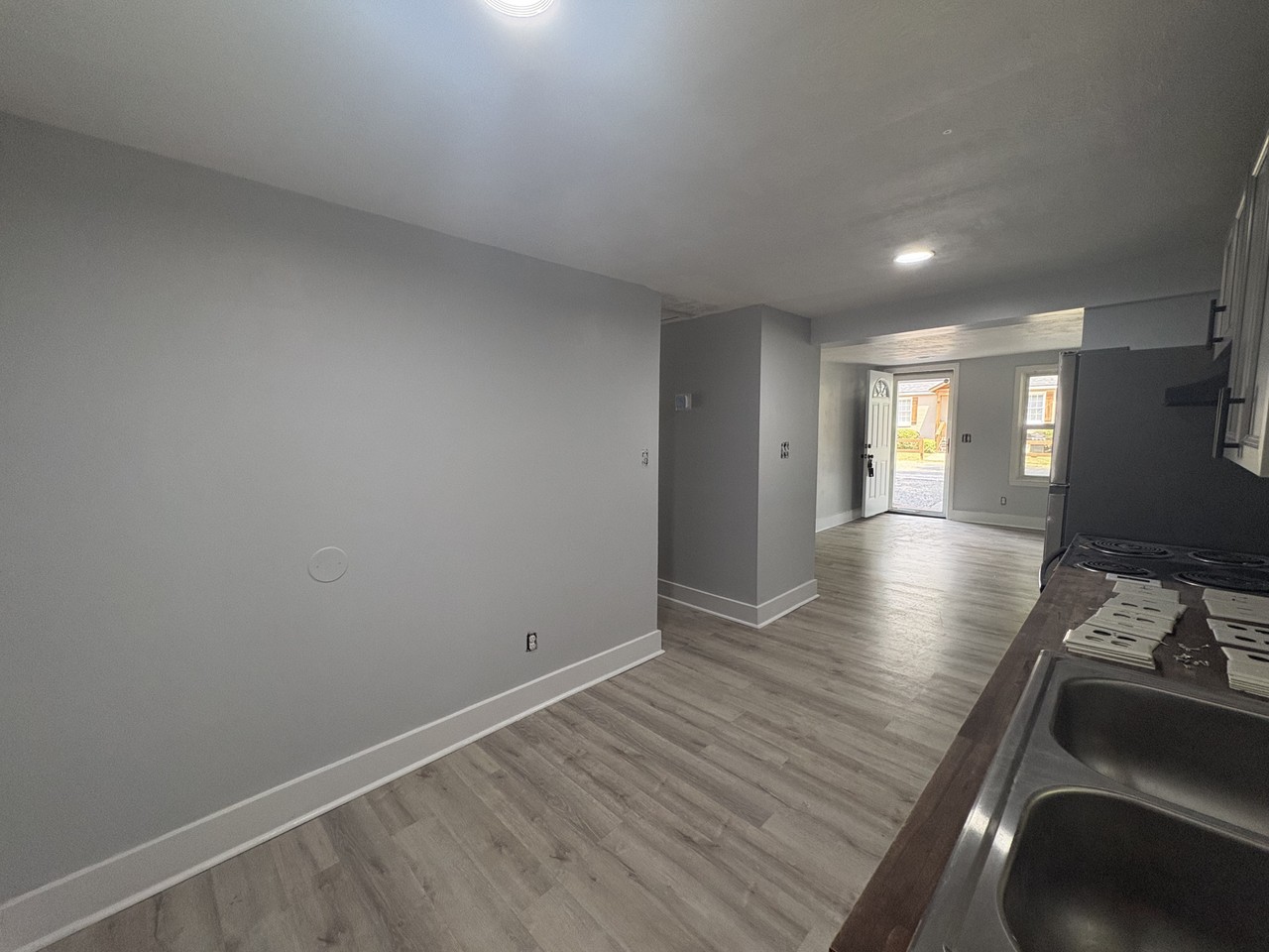 241 Cherokee St Se - Photo 7 of 13