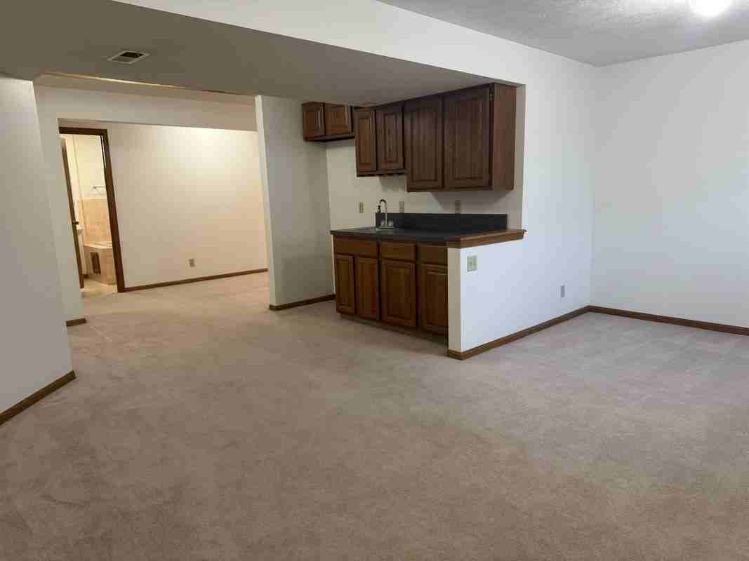 5701 S 52nd St - Photo 6 of 25