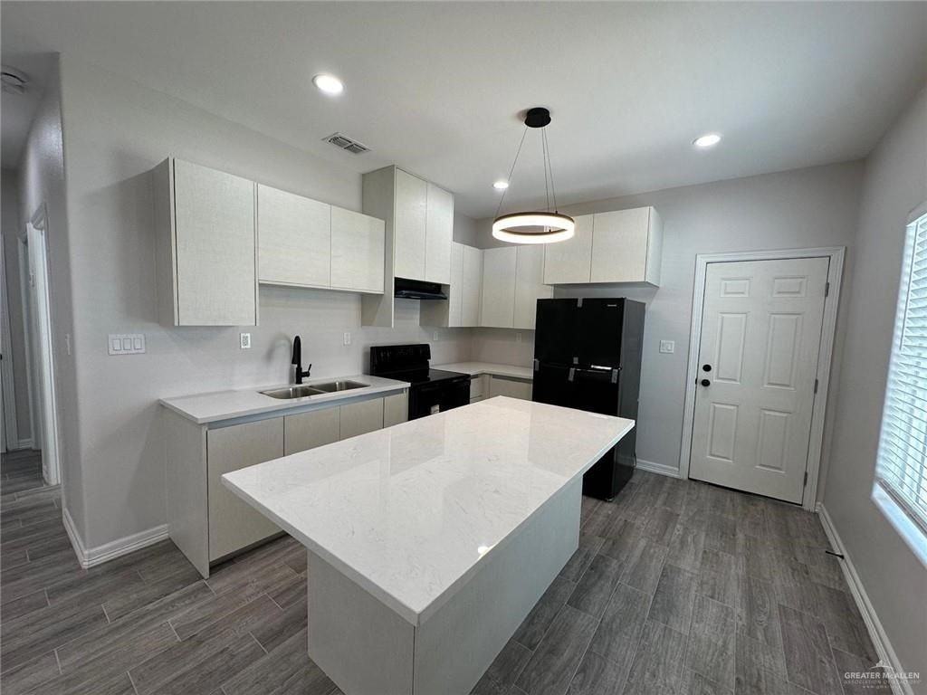 1012 W Kohala Ave ##1 - Photo 7 of 9