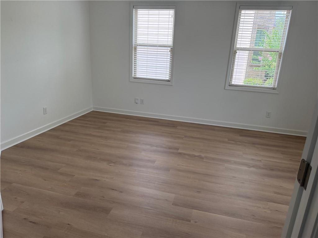 325 Cranbrooke Cir - Photo 4 of 21