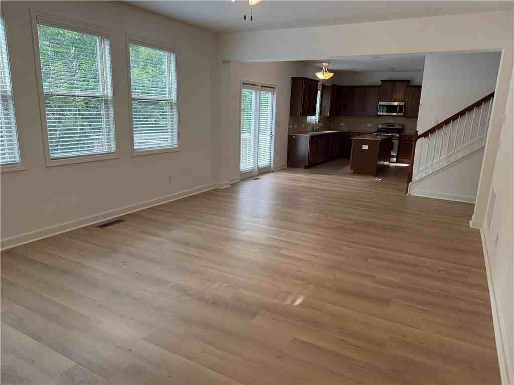 325 Cranbrooke Cir - Photo 7 of 21