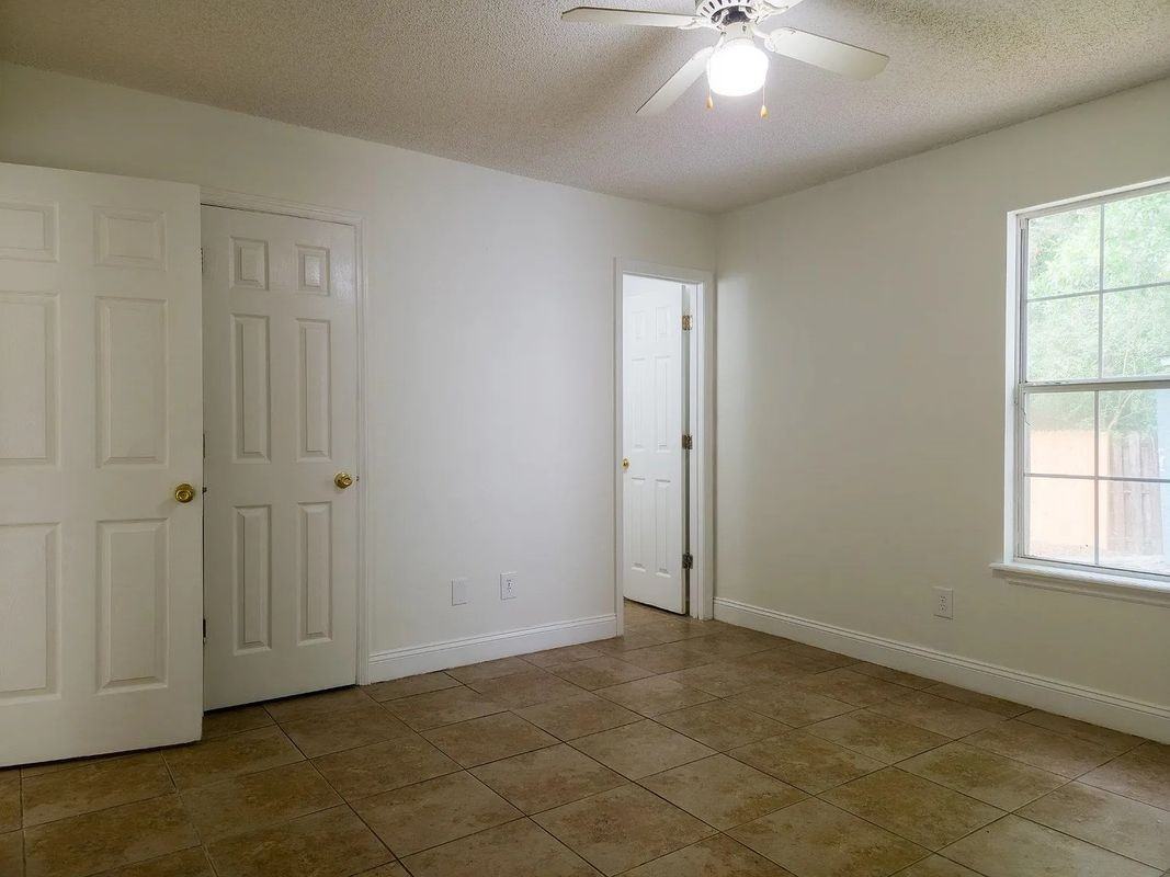 2708 Oak Park Ct - Photo 5 of 11