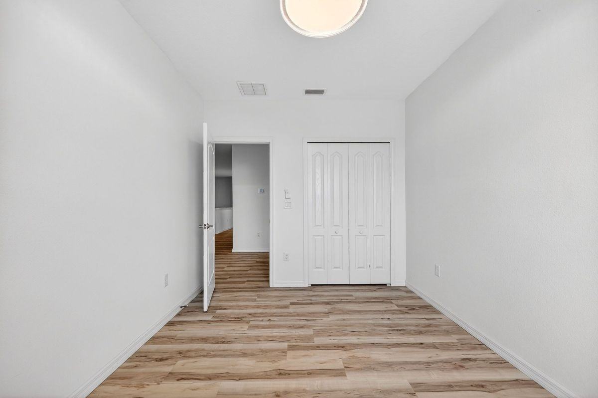 8667 Canyon Creek Trl - Photo 3 of 40