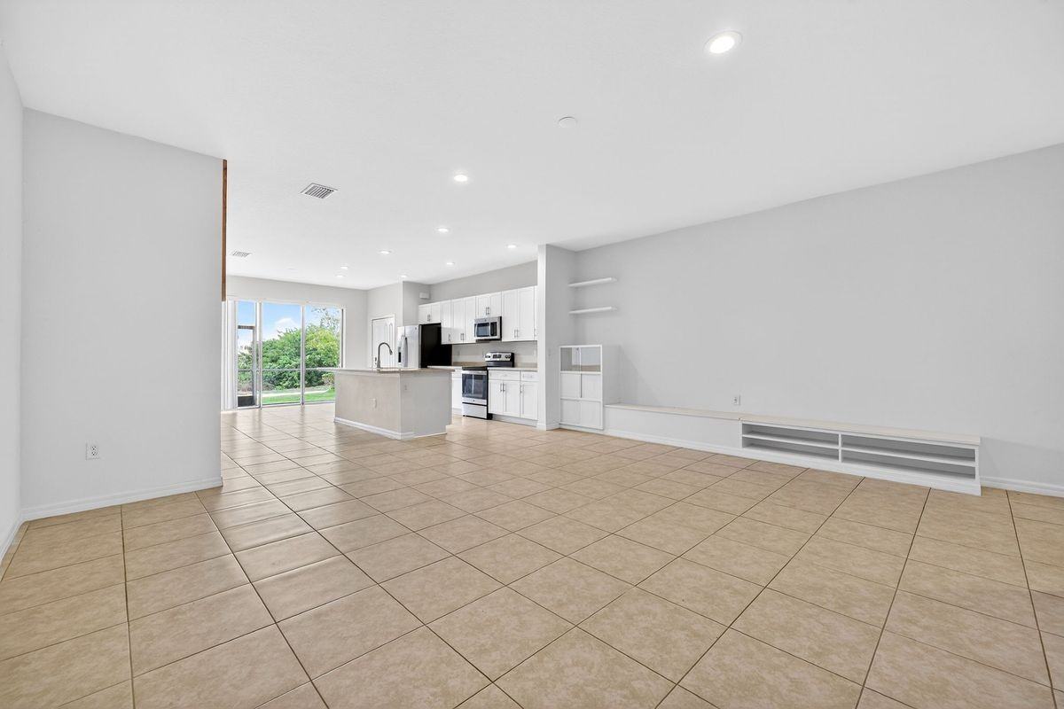 8667 Canyon Creek Trl - Photo 6 of 40