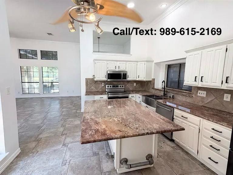 1613 Mullins Dr - Photo 2 of 13
