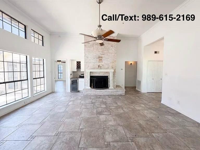 1613 Mullins Dr - Photo 3 of 13