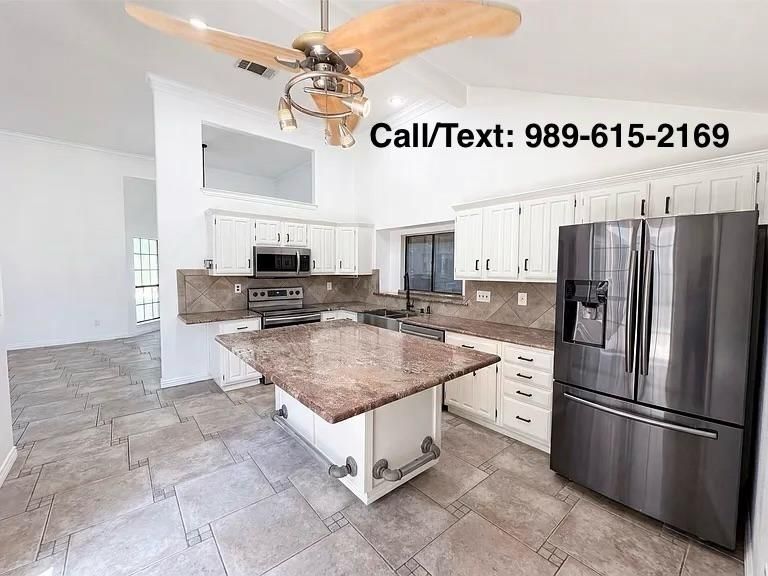 1613 Mullins Dr - Photo 6 of 13