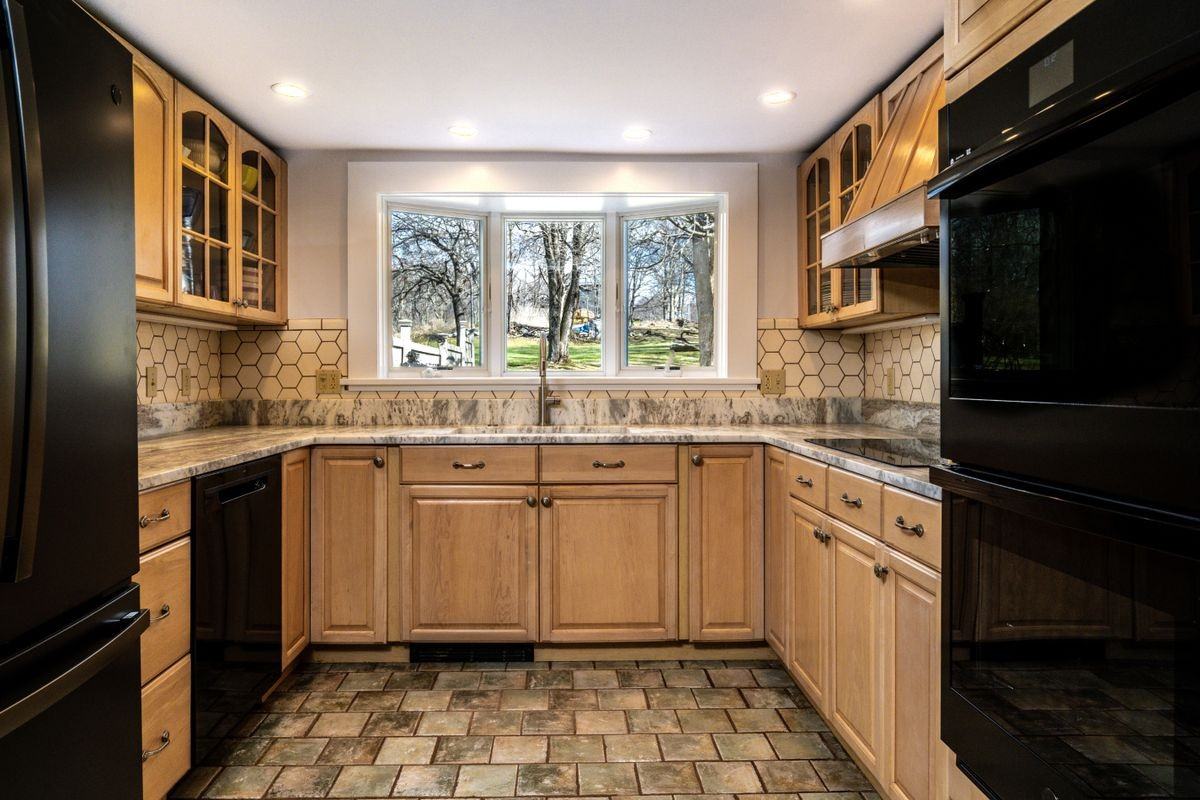 163 East St - Photo 6 of 9