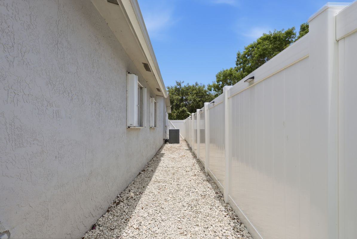 128 Nw 10th Ave - Photo 6 of 50