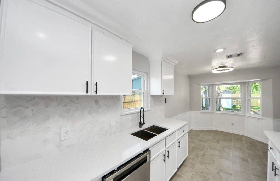 10602 Raydell Dr - Photo 6 of 22