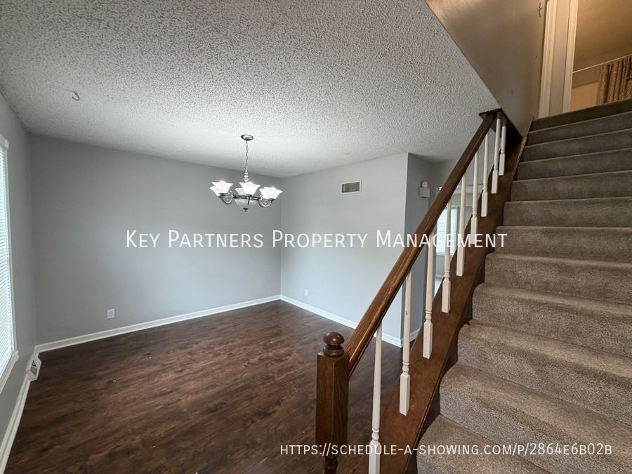 138 Nelson Cir - Photo 2 of 16