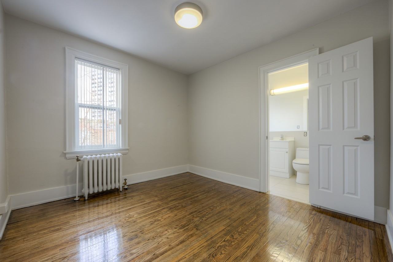 778 Broadview Avenue - Photo 7 of 28