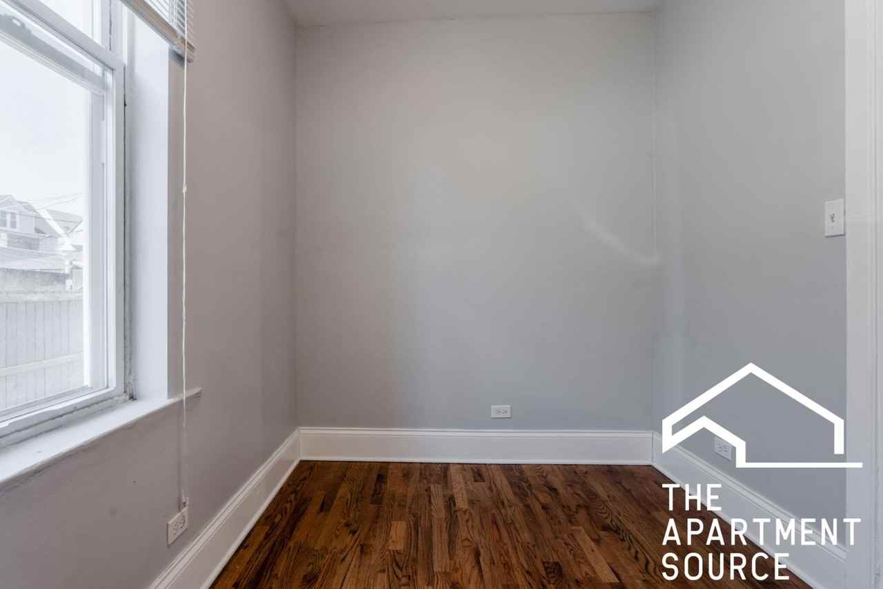 3614 W George St #1F - Photo 4 of 19