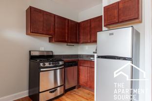 3728 N Pine Grove Ave #E1 - Photo 1 of 1