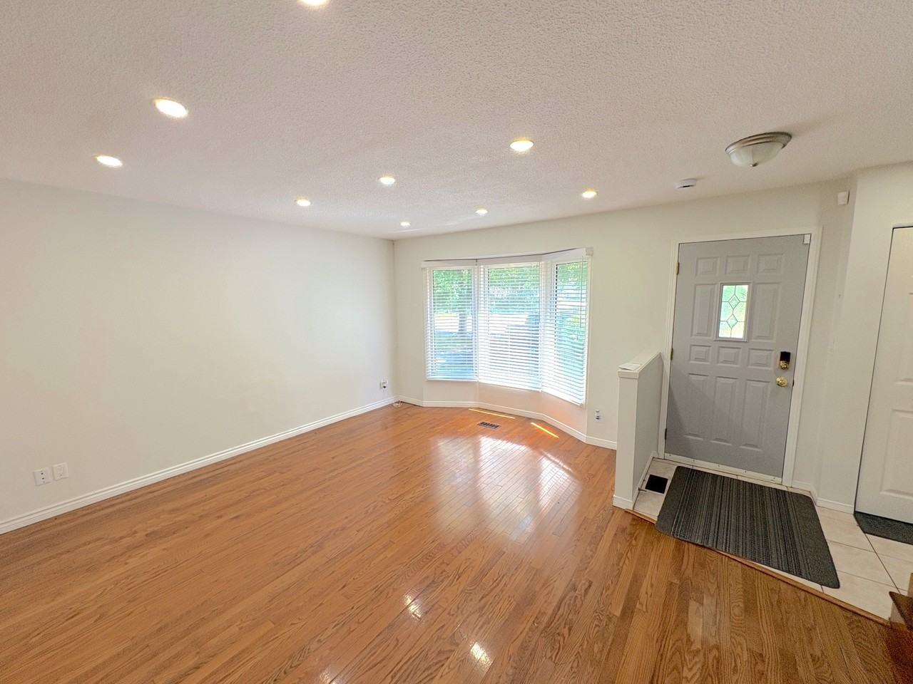 39 Elma Street - Photo 4 of 48