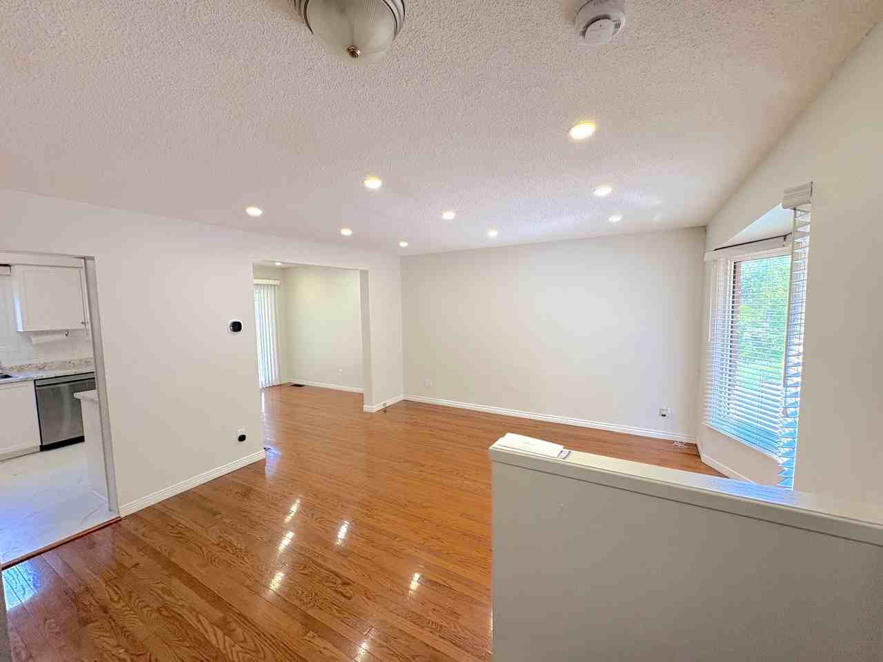 39 Elma Street - Photo 5 of 48