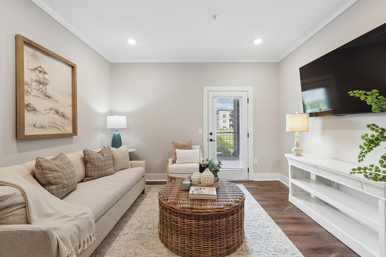Pointe Grand Daytona - Photo 5 of 29