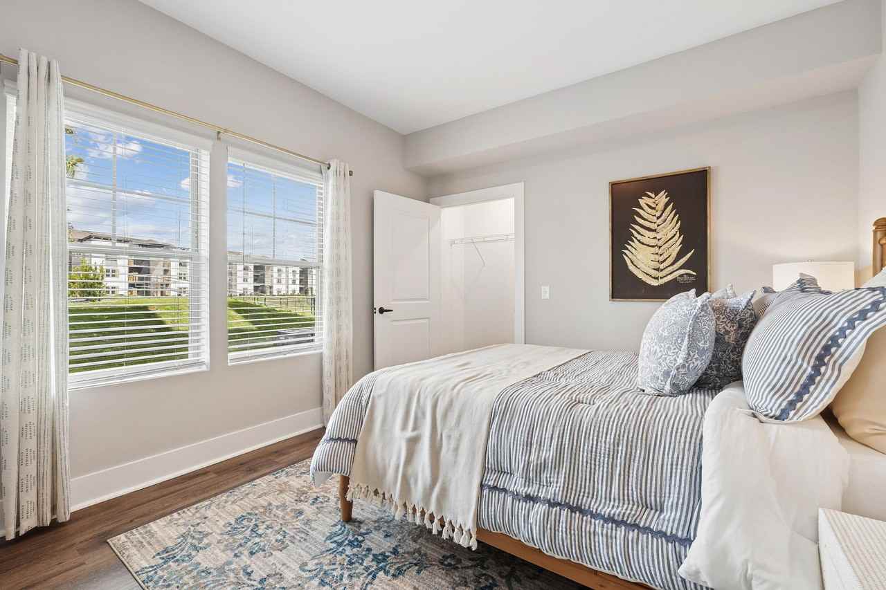 Pointe Grand Daytona - Photo 7 of 29