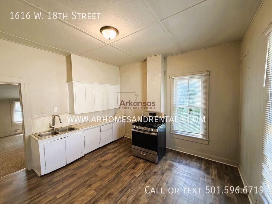 1616 W 18th St - Photo 4 of 10