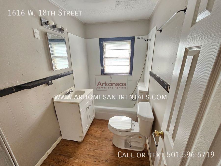 1616 W 18th St - Photo 7 of 10