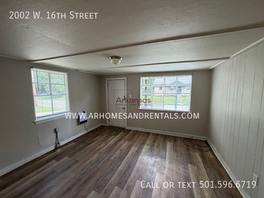 2002 W 16th St - Photo 2 of 24