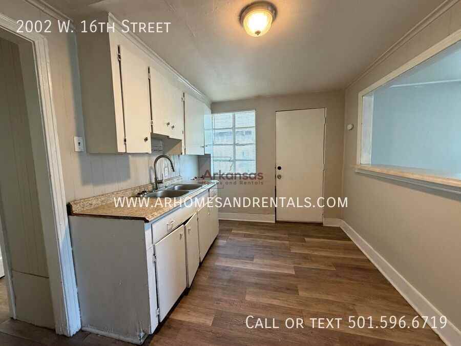 2002 W 16th St - Photo 7 of 24