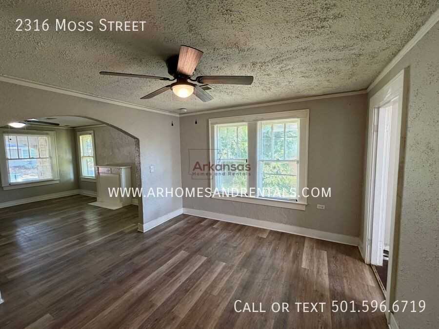 2316 Moss St - Photo 2 of 9