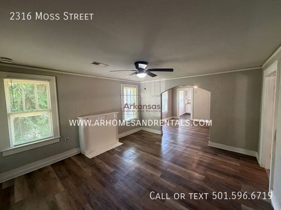 2316 Moss St - Photo 3 of 9