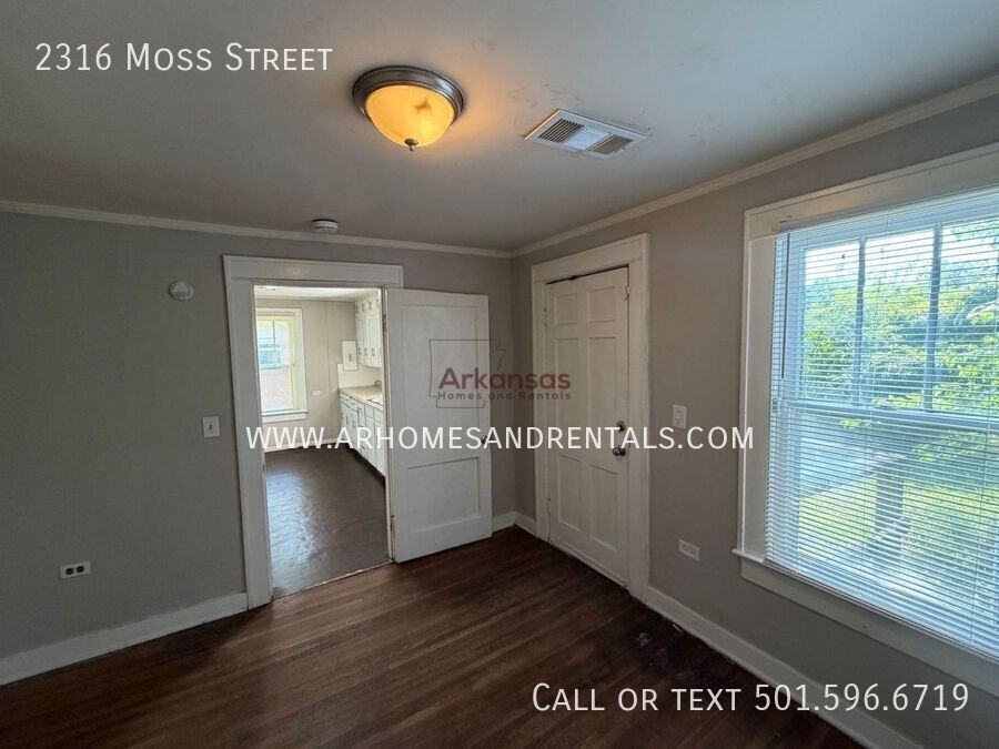 2316 Moss St - Photo 4 of 9