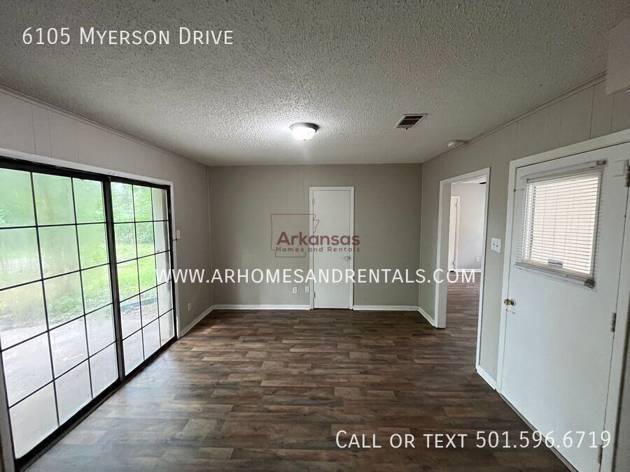 6105 Myerson Dr - Photo 3 of 9