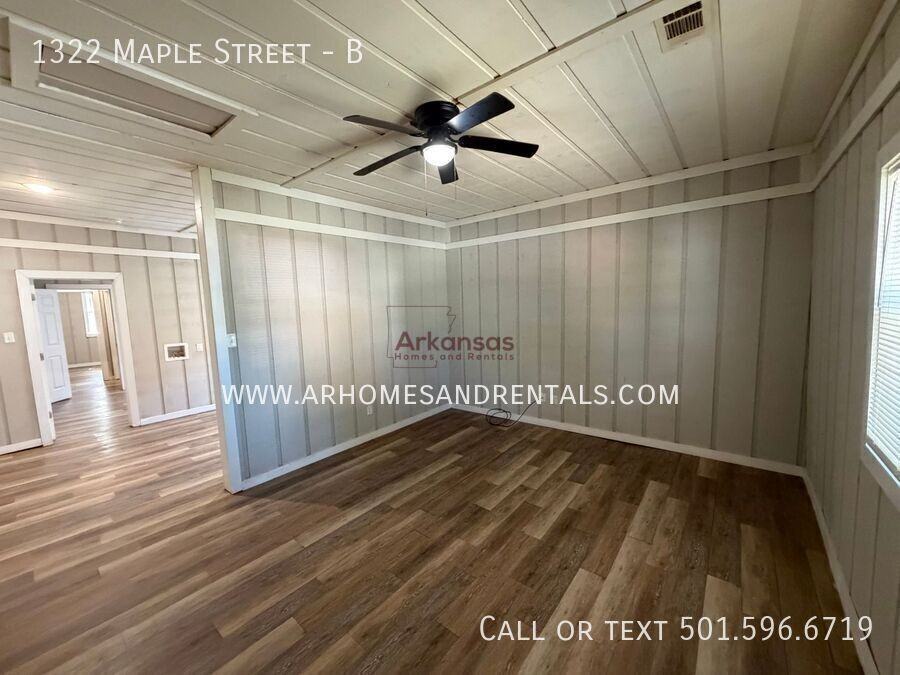 1322 Maple St #B - Photo 2 of 11