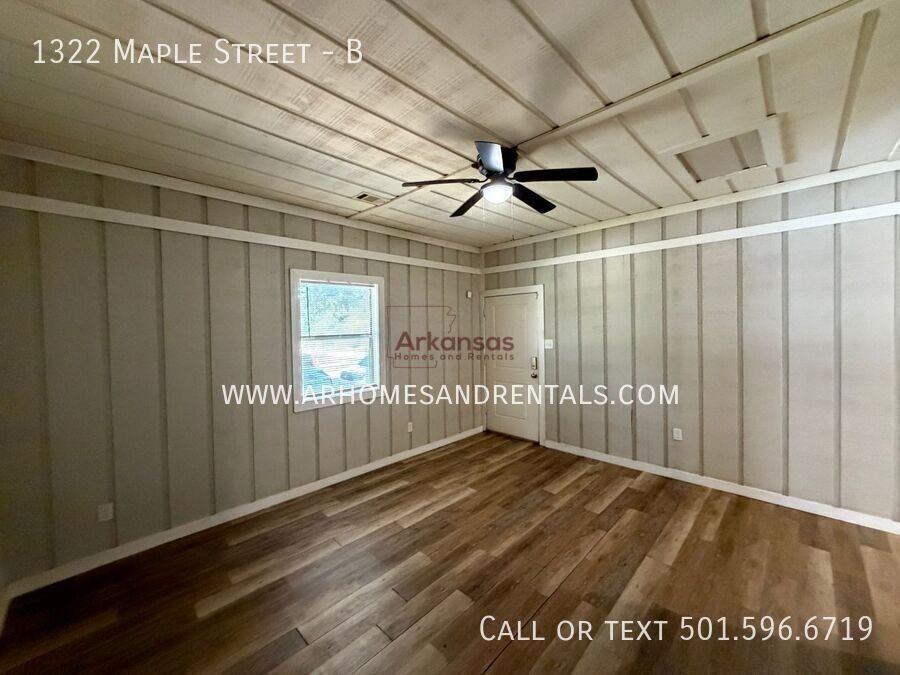 1322 Maple St #B - Photo 3 of 11